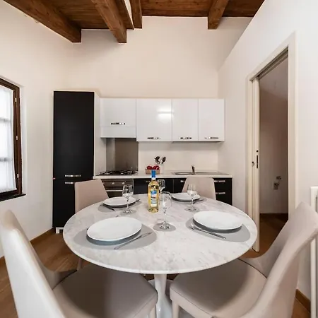 Deluxe In Palazzo Storico - Centro - Porto Vecchio Sassari
