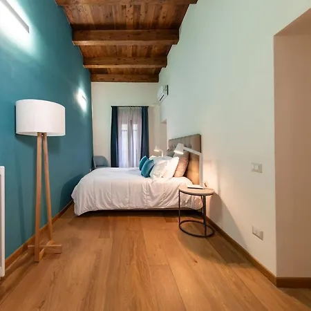Deluxe In Palazzo Storico - Centro - Porto Vecchio Apartamento Sássari